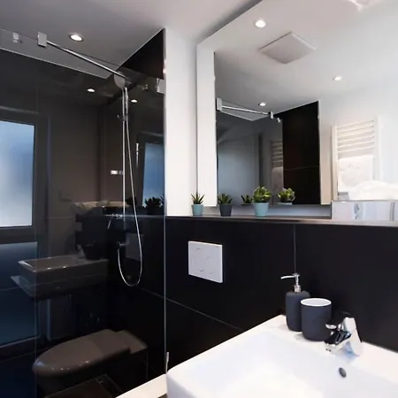 Mood Contemporary Living 3*