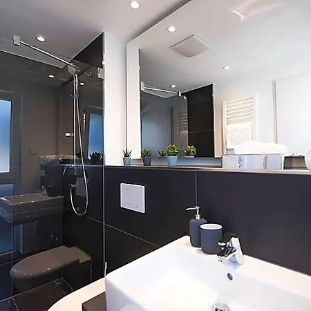 Mood Contemporary Living Апарт-отель 3*